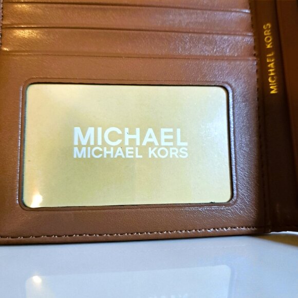 Michael Kors Women's Brown/Red/Pink Logo Bedford Medium Passport Wallet NWOT - Picture 7 of 11